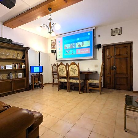 Cheap Apartment In The Old Village コッレ・ヴァル・デルザ エクステリア 写真