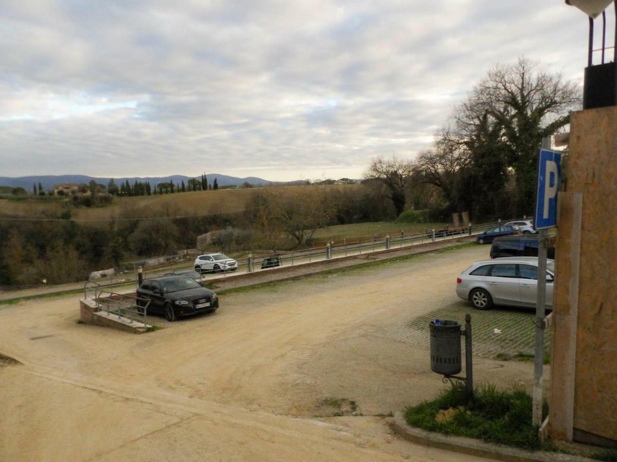 Cheap Apartment In The Old Village コッレ・ヴァル・デルザ エクステリア 写真