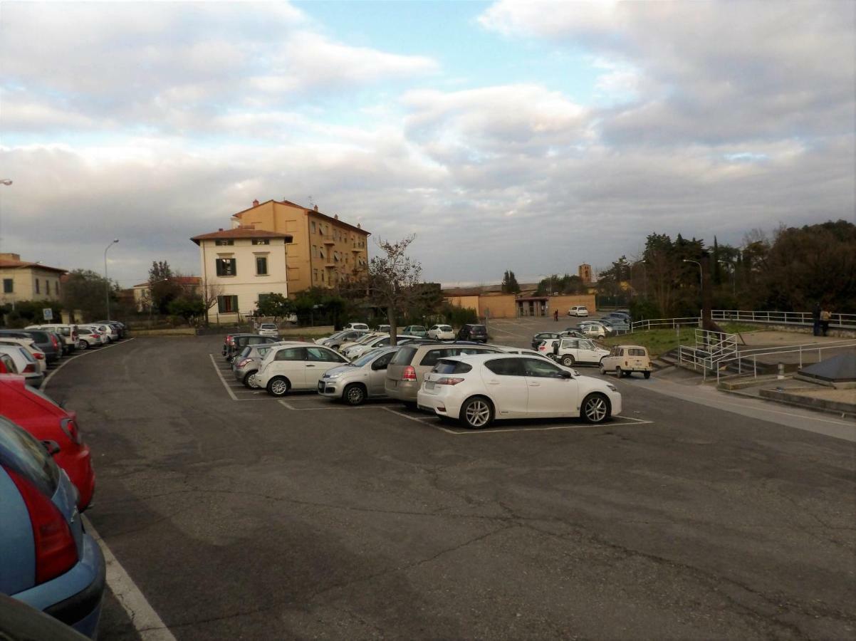 Cheap Apartment In The Old Village コッレ・ヴァル・デルザ エクステリア 写真