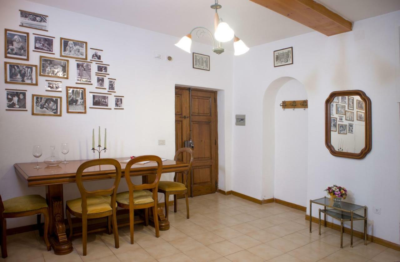 Cheap Apartment In The Old Village コッレ・ヴァル・デルザ エクステリア 写真