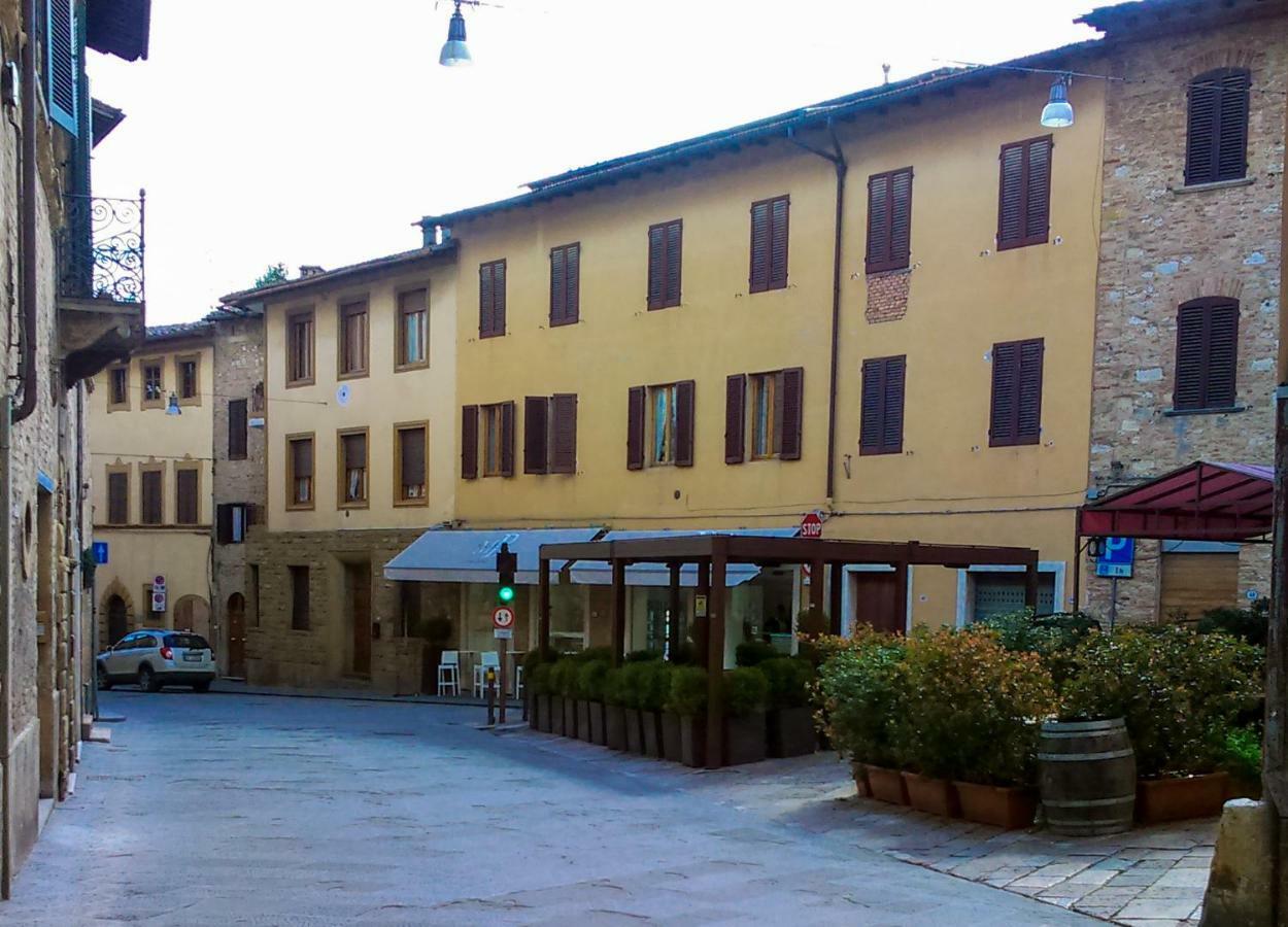 Cheap Apartment In The Old Village コッレ・ヴァル・デルザ エクステリア 写真