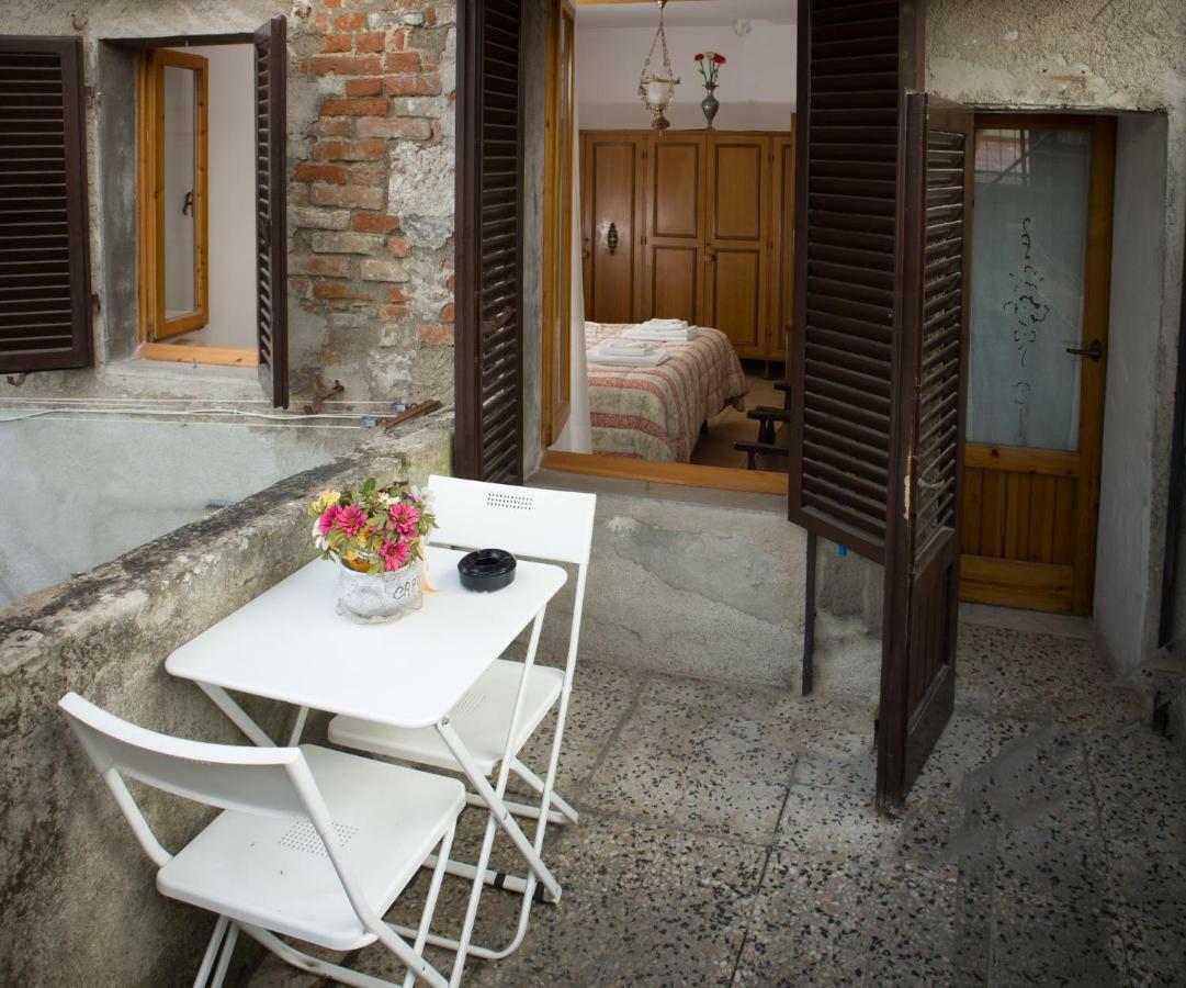 Cheap Apartment In The Old Village コッレ・ヴァル・デルザ エクステリア 写真